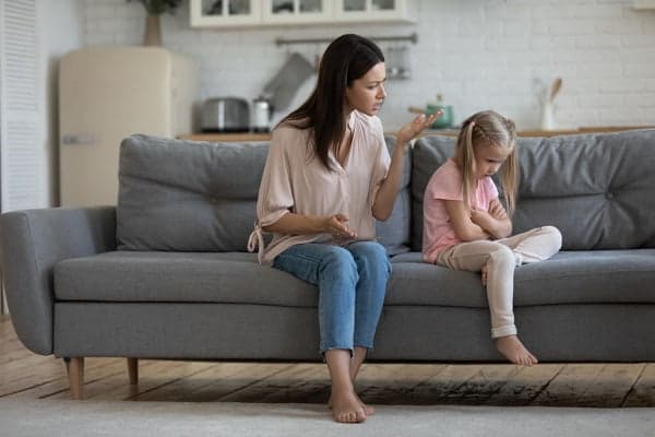 برای حرف شنوی کودکمان چه کاری می توانیم انجام دهیم؟ 