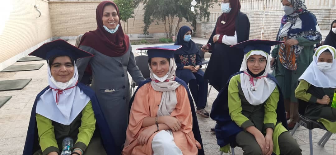 جشن خداحافظی با دانش آموزان پایه ششم